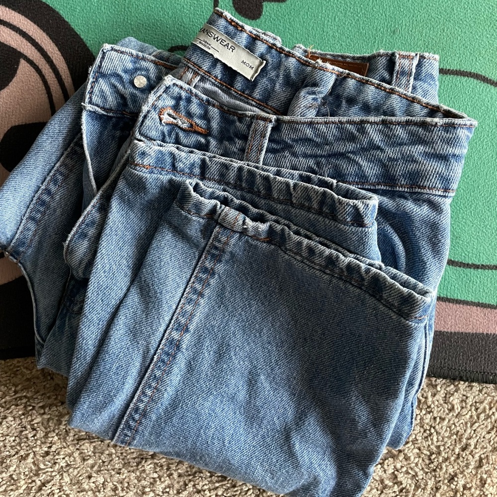 Mom Jeans - Picture 5 of 6
